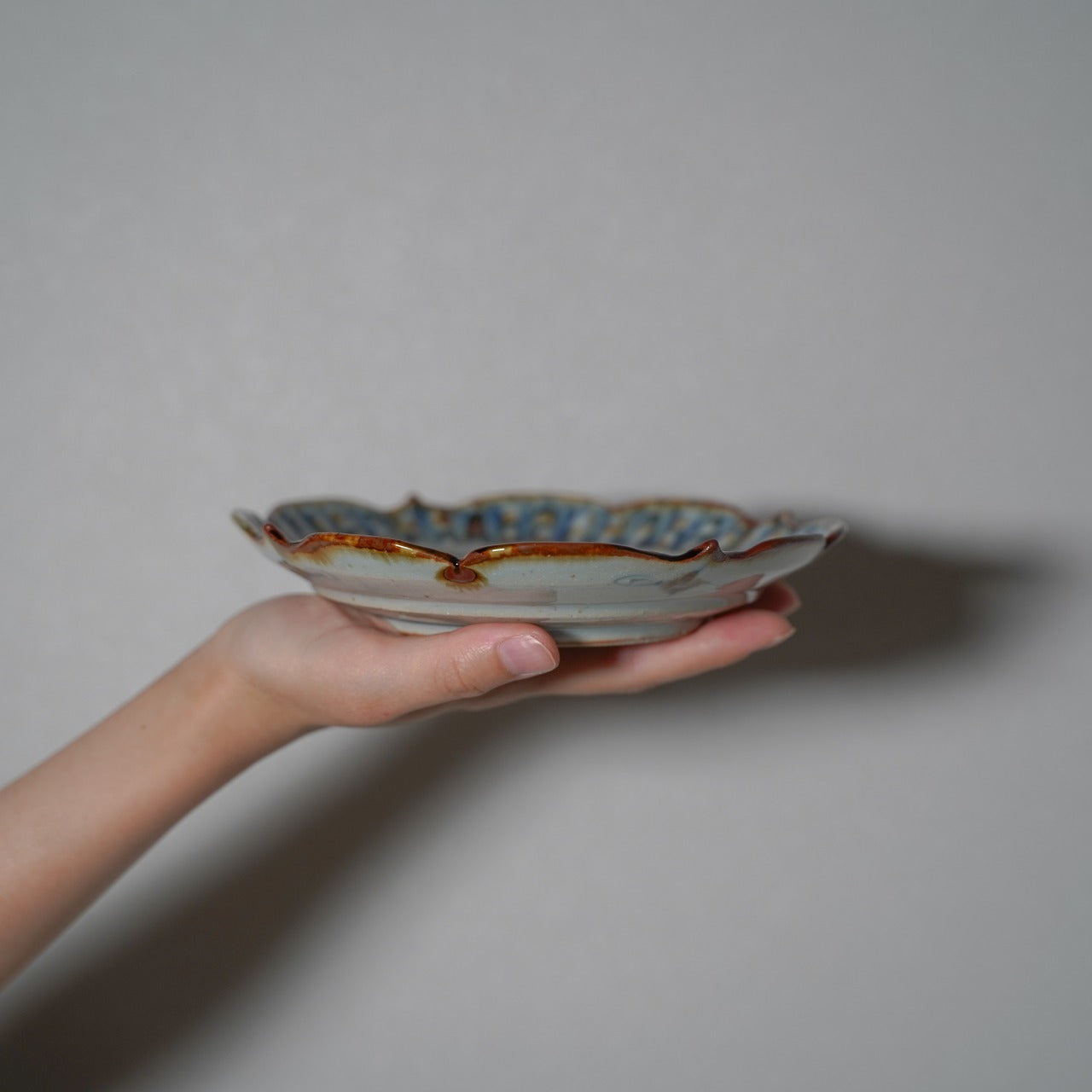 陶房遊　錆青　輪花リム皿5.5寸　商品画像5枚目