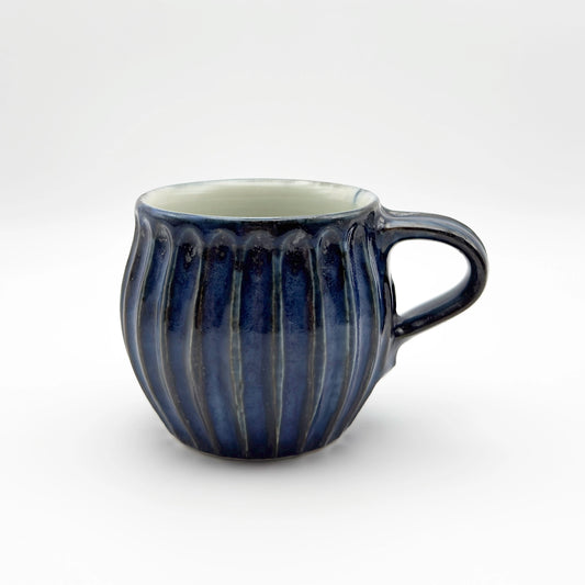 五松園　しのぎマグ（丸）　呉須巻　商品画像1枚目